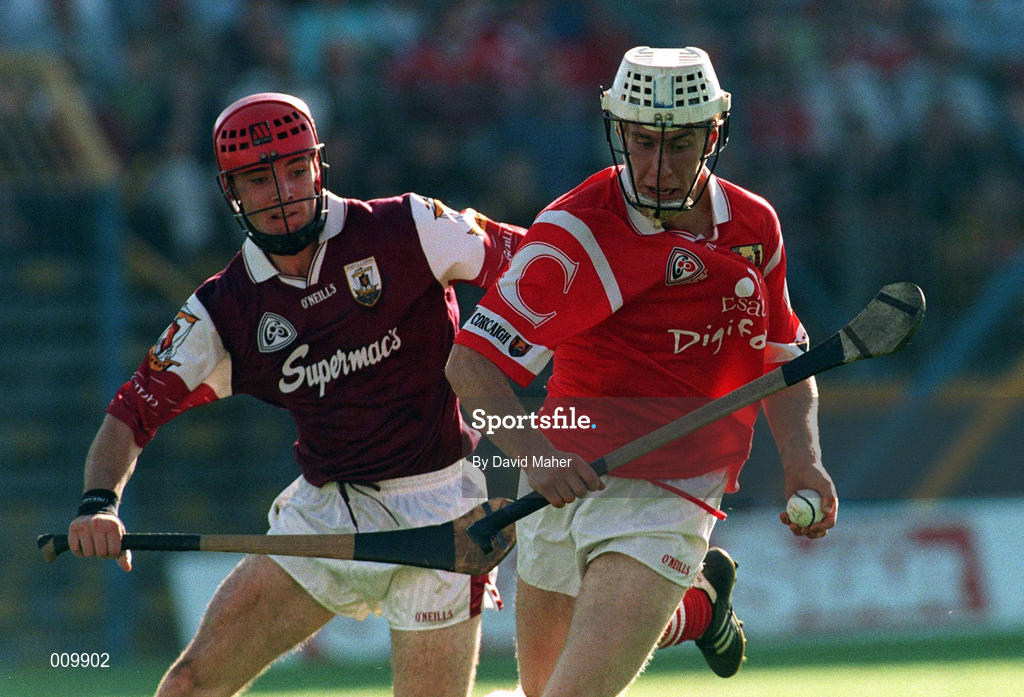 20 September 1998; Timmy McCarthy of Cork in action against Geoffrey Lynskey of Galway during the All-Ireland U21 Hurling Championship Final match between Cork and Galway at Semple Stadium in Thurles, Tipperary. Photo by David Maher/Sportsfile