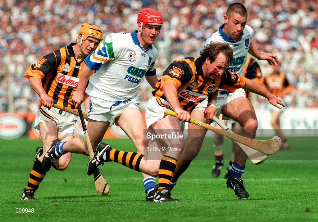 16 August 1998; Willie O'Connor of Kilkenny in action against Michael White, left, and Dan Shanahan of Waterford during the Guinness All-Ireland Senior Hurling Championship Semi-Final match between Kilkenny and Waterford at Croke Park in Dublin. Photo by Ray McManus/Sportsfile