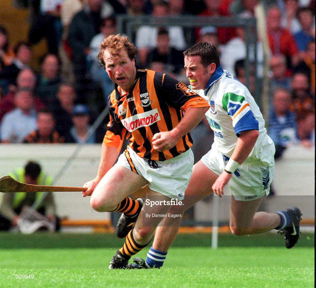 16 August 1998; Willie O'Connor of Kilkenny in action against Anthony Kirwan of Waterford during the Guinness All-Ireland Senior Hurling Championship Semi-Final match between Kilkenny and Waterford at Croke Park in Dublin. Photo by Damien Eagers/Sportsfile