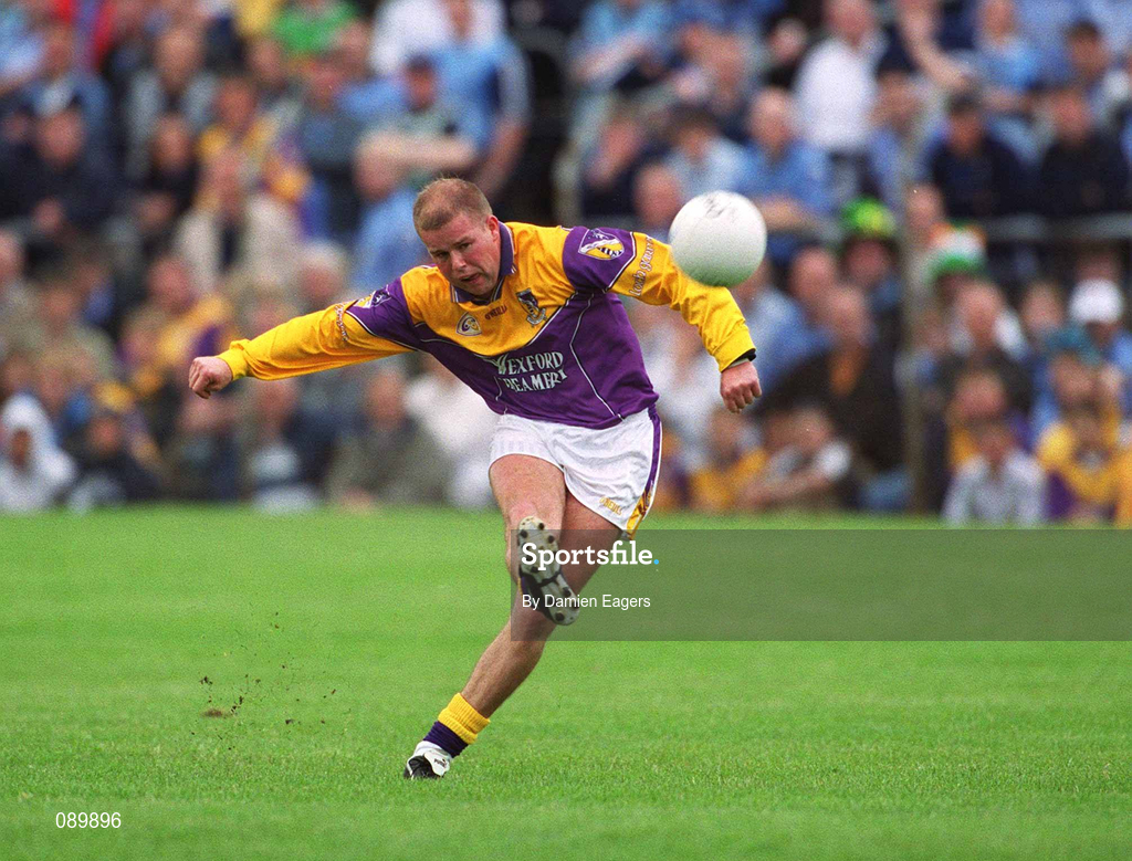 1 June 2002; Leigh O'Brien of Wexford during the Bank of Ireland Leinster Senior Football Championship Quarter-Final match between Wexford and Dublin at Dr. Cullen Park in Carlow. Photo by Damien Eagers/Sportsfile