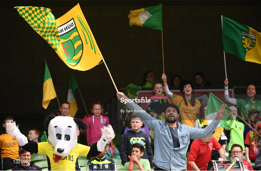 31 May 2017; The Dooish NS, Co Donegal, mascot and supporters during the SPAR FAI Primary School 5s National Finals at the Aviva Stadium in Lansdowne Rd, Dublin. Photo by Sam Barnes/Sportsfile