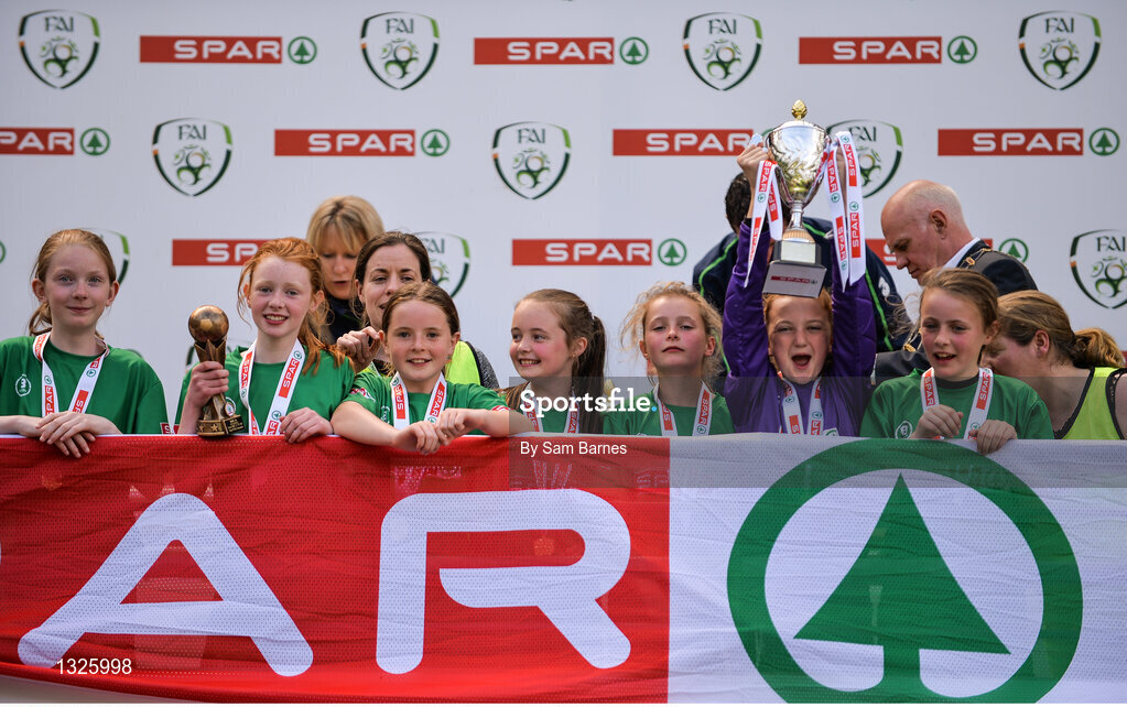 31 May 2017; The Drimina NS team, Co Sligo, celebrate with the cup during the SPAR FAI Primary School 5s National Finals at Aviva Stadium, in Lansdowne Rd, Dublin 4. Photo by Sam Barnes/Sportsfile