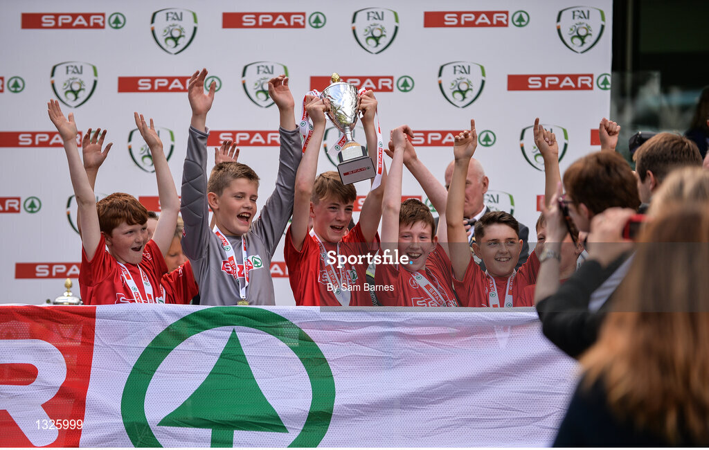 31 May 2017; Granagh NS, Co Limerick, celebrate with the cup during the SPAR FAI Primary School 5s National Finals at Aviva Stadium, in Lansdowne Rd, Dublin 4. Photo by Sam Barnes/Sportsfile
