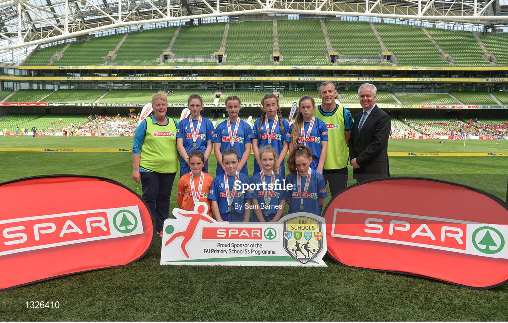 31 May 2017; The Boyerstown NS team, Co Meath, with their medals following the SPAR FAI Primary School 5s National Finals at Aviva Stadium, in Lansdowne Rd, Dublin 4. Photo by Sam Barnes/Sportsfile