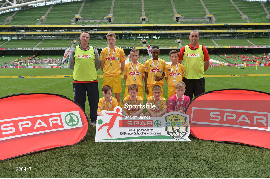 31 May 2017; The Dooish NS team, Co Donegal, with their medals following the SPAR FAI Primary School 5s National Finals at Aviva Stadium, in Lansdowne Rd, Dublin 4. Photo by Sam Barnes/Sportsfile