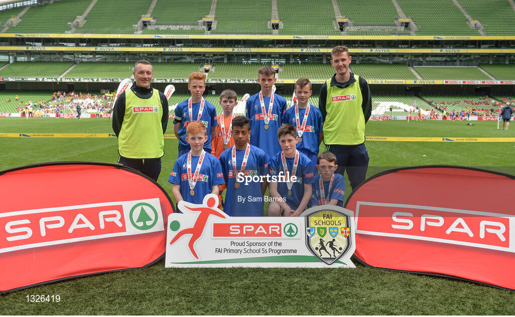 31 May 2017; The St Patrick's NS team, Co Meath, with their medals following the SPAR FAI Primary School 5s National Finals at Aviva Stadium, in Lansdowne Rd, Dublin 4. Photo by Sam Barnes/Sportsfile