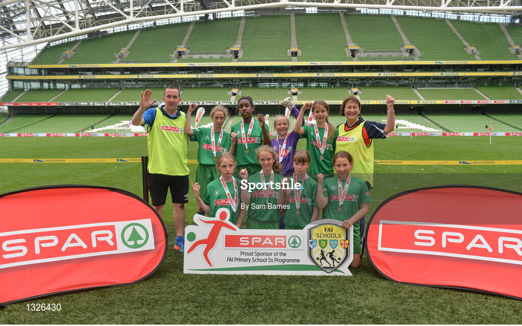 31 May 2017; The Scoil Róis team, Co Galway, with their medals following the SPAR FAI Primary School 5s National Finals at Aviva Stadium, in Lansdowne Rd, Dublin 4. Photo by Sam Barnes/Sportsfile