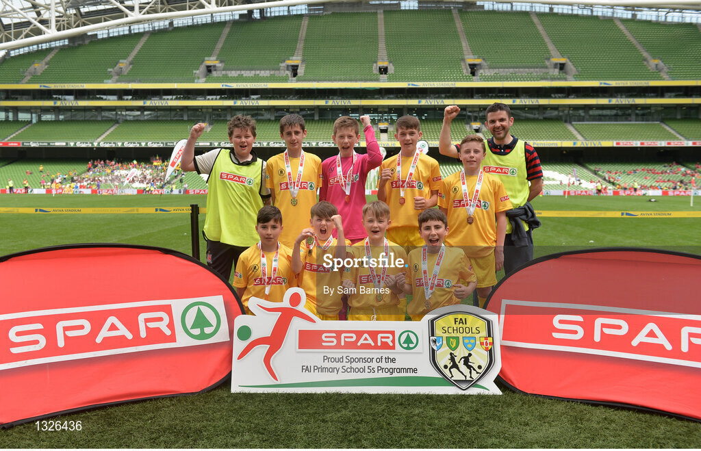 31 May 2017; The Scoil Bhríde team, Co Monaghan, with their medals following the SPAR FAI Primary School 5s National Finals at Aviva Stadium, in Lansdowne Rd, Dublin 4. Photo by Sam Barnes/Sportsfile