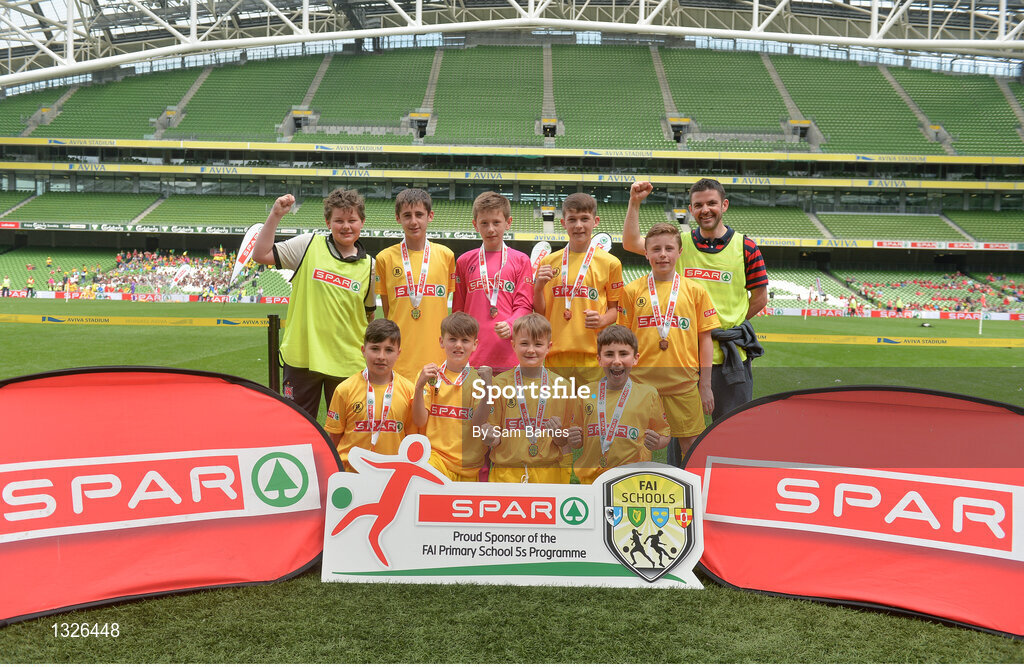 31 May 2017; The Scoil Bhríde team, Co Monaghan, with their medals following the SPAR FAI Primary School 5s National Finals at Aviva Stadium, in Lansdowne Rd, Dublin 4. Photo by Sam Barnes/Sportsfile