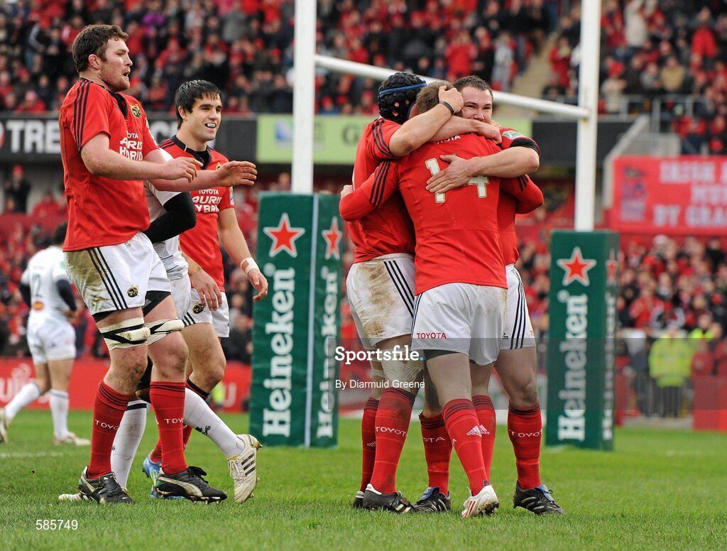 14 January 2012; Johne Murphy, Munster, celebrates with team-mates Damien Varley, Niall Ronan, Conor Murray and Donnacha Ryan, after scoring his side's first try. Heineken Cup, Pool 1, Round 5, Munster v Castres Olympique, Thomond Park, Limerick. Picture credit: Diarmuid Greene / SPORTSFILE