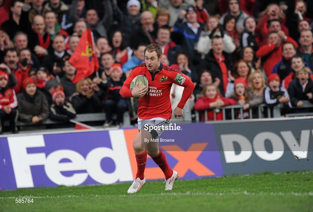 14 January 2012; Johne Murphy, Munster, on his way to scoring the first try against Castres Olympique. Heineken Cup, Pool 1, Round 5, Munster v Castres Olympique, Thomond Park, Limerick. Picture credit: Matt Browne / SPORTSFILE