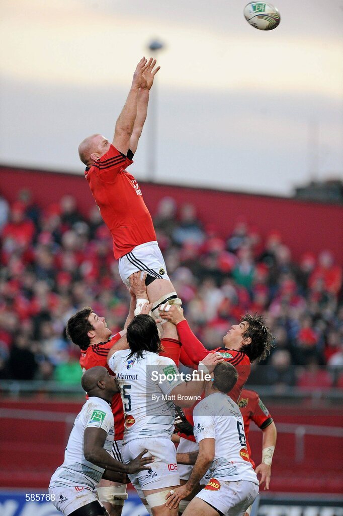 14 January 2012; Paul O'Connell, Munster, takes the ball in the lineout. Heineken Cup, Pool 1, Round 5, Munster v Castres Olympique, Thomond Park, Limerick. Picture credit: Matt Browne / SPORTSFILE