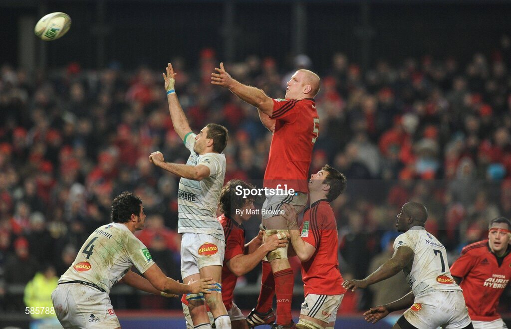 14 January 2012; Paul O'Connell, Munster, contests a lineout with Yannick Caballero, Castres Olympique. Heineken Cup, Pool 1, Round 5, Munster v Castres Olympique, Thomond Park, Limerick. Picture credit: Matt Browne / SPORTSFILE