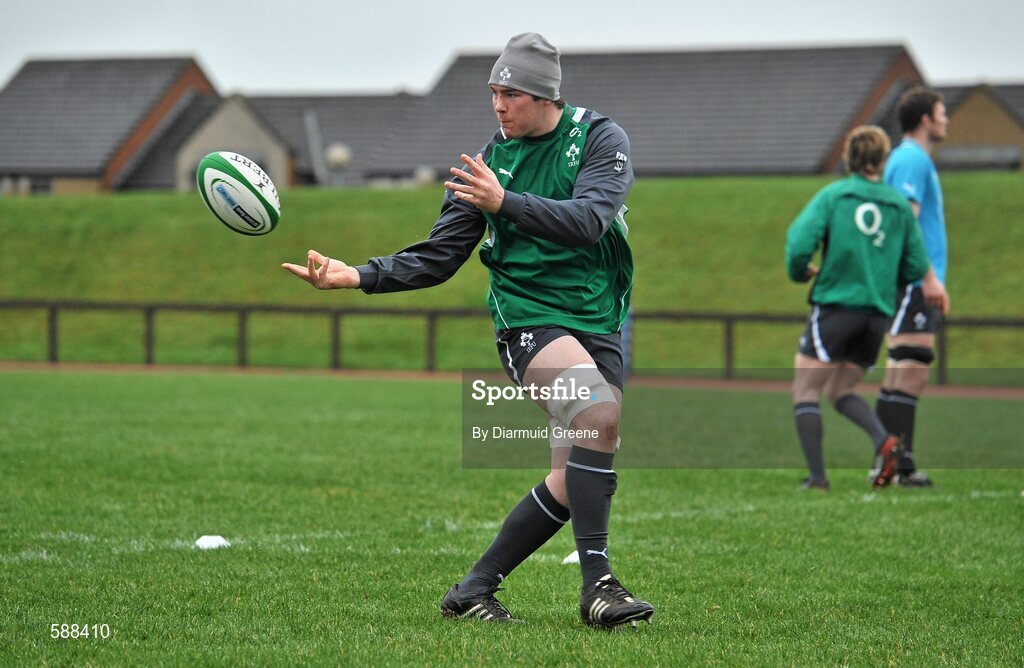 24 January 2012; Ireland's Peter O'Mahony in action during squad training ahead of their RBS Six Nations Rugby Championship game against Wales on February 5th. Ireland Rugby Squad Training, University of Limerick, Limerick. Picture credit: Diarmuid Greene / SPORTSFILE