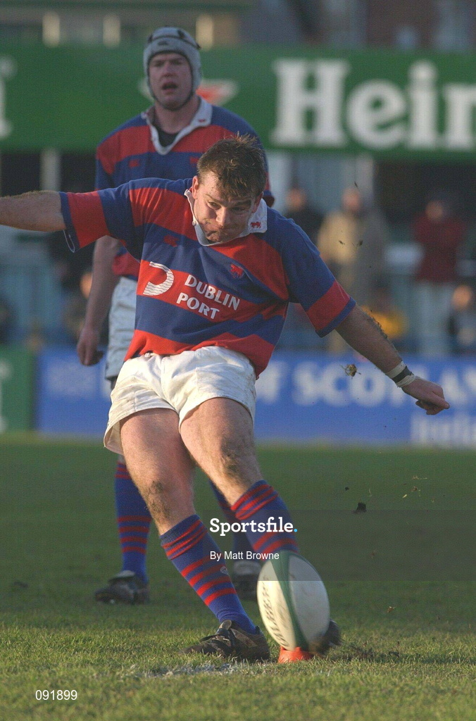 29 December 2001; Dave O'Brien of Clontarf during the Leinster Senior Cup Final match between Clontarf and County Carlow at Donnybrook in Dublin. Photo by Matt Browne/Sportsfile