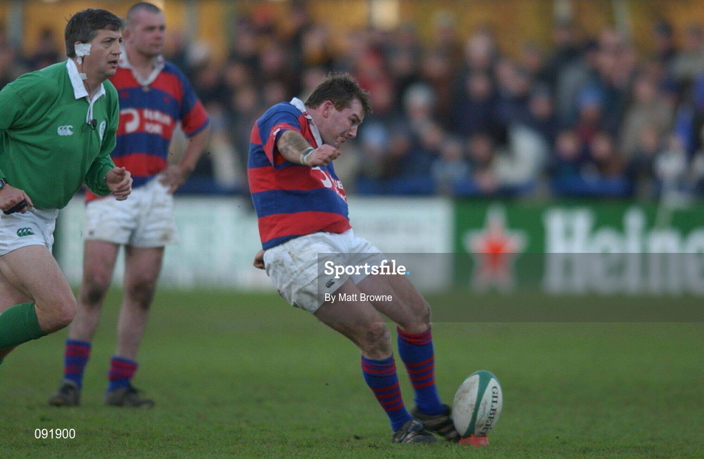 29 December 2001; Dave O'Brien of Clontarf during the Leinster Senior Cup Final match between Clontarf and County Carlow at Donnybrook in Dublin. Photo by Matt Browne/Sportsfile