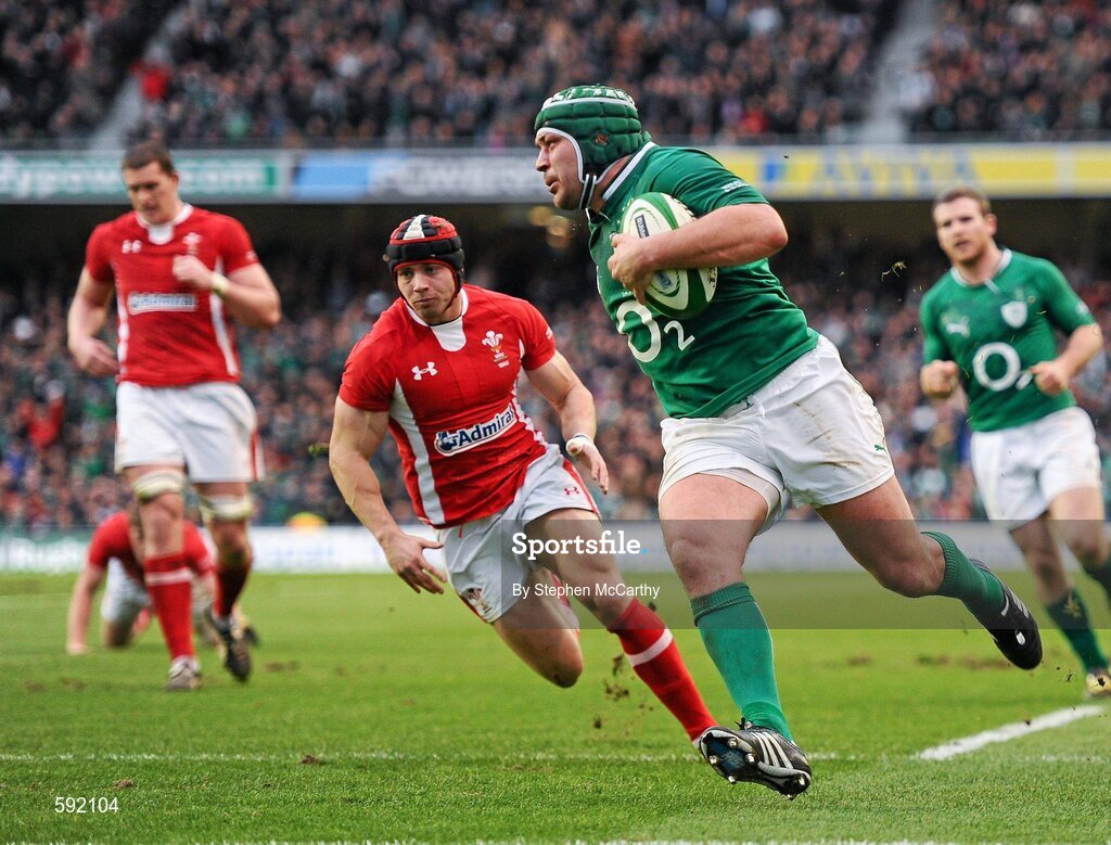 5 February 2012; Rory Best, Ireland, on his way to scoring his side's first try. RBS Six Nations Rugby Championship, Ireland v Wales, Aviva Stadium, Lansdowne Road, Dublin. Picture credit: Stephen McCarthy / SPORTSFILE