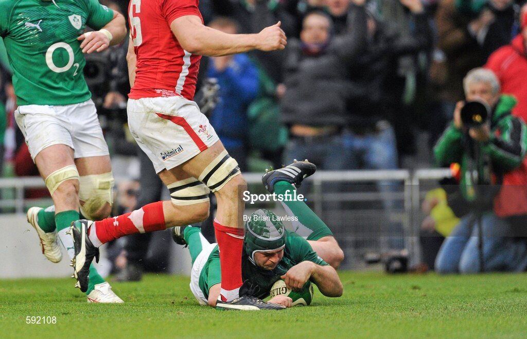 5 February 2012; Rory Best, Ireland, goes over to score his side's first try. RBS Six Nations Rugby Championship, Ireland v Wales, Aviva Stadium, Lansdowne Road, Dublin. Picture credit: Brian Lawless / SPORTSFILE