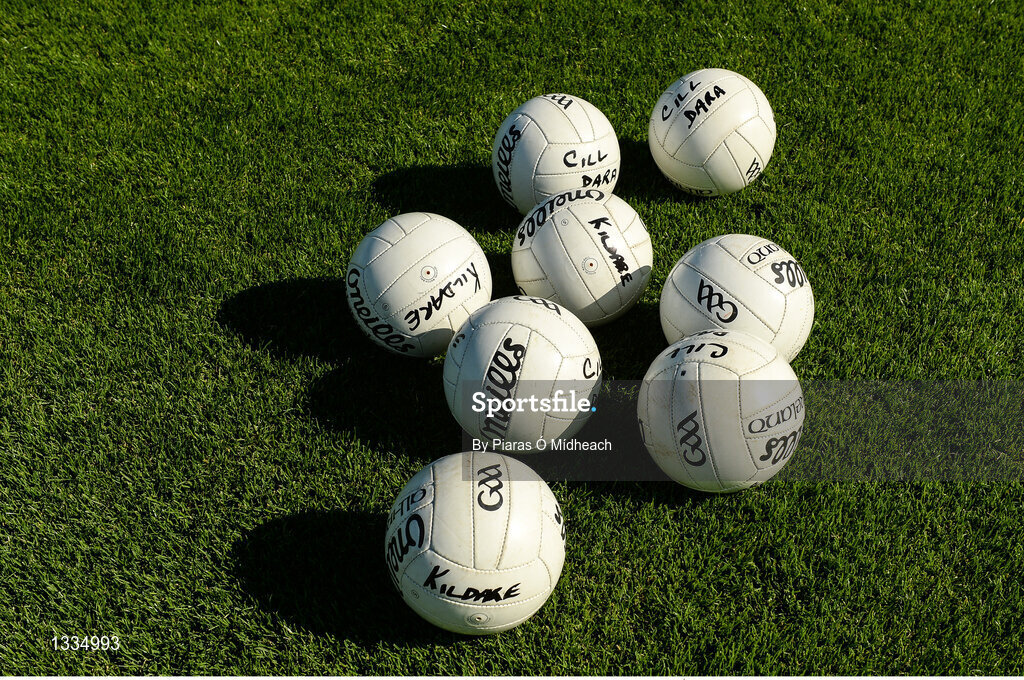 17 June 2017; Kildare footballs on the pitch before the Leinster GAA Football Senior Championship Semi-Final match between Meath and Kildare at Bord na Móna O'Connor Park in Tullamore, Co Offaly. Photo by Piaras Ó Mídheach/Sportsfile