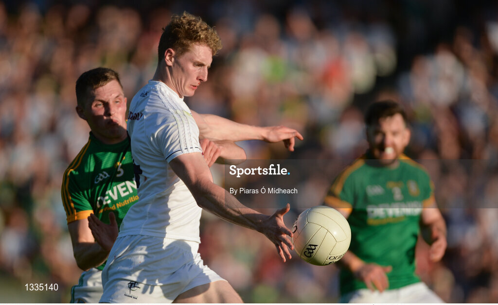 17 June 2017; Daniel Flynn of Kildare in action against Conor McGill of Meath during the Leinster GAA Football Senior Championship Semi-Final match between Meath and Kildare at Bord na Móna O'Connor Park in Tullamore, Co Offaly. Photo by Piaras Ó Mídheach/Sportsfile