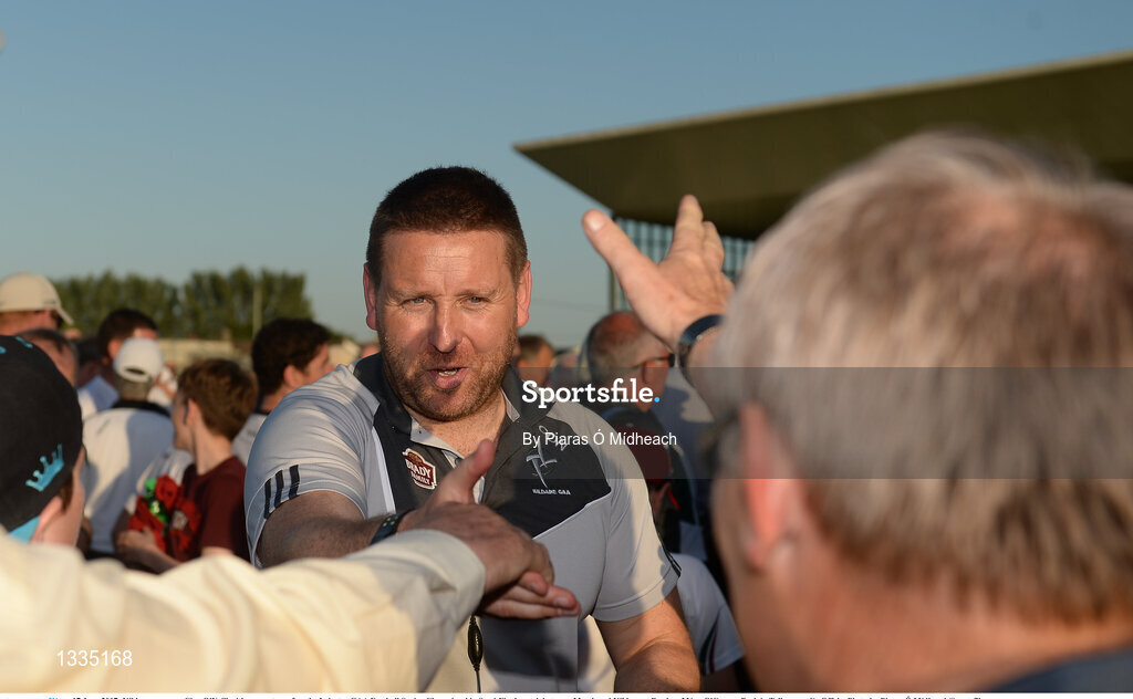 17 June 2017; Kildare manager Cian O'Neill with supporters after the Leinster GAA Football Senior Championship Semi-Final match between Meath and Kildare at Bord na Móna O'Connor Park in Tullamore, Co Offaly. Photo by Piaras Ó Mídheach/Sportsfile