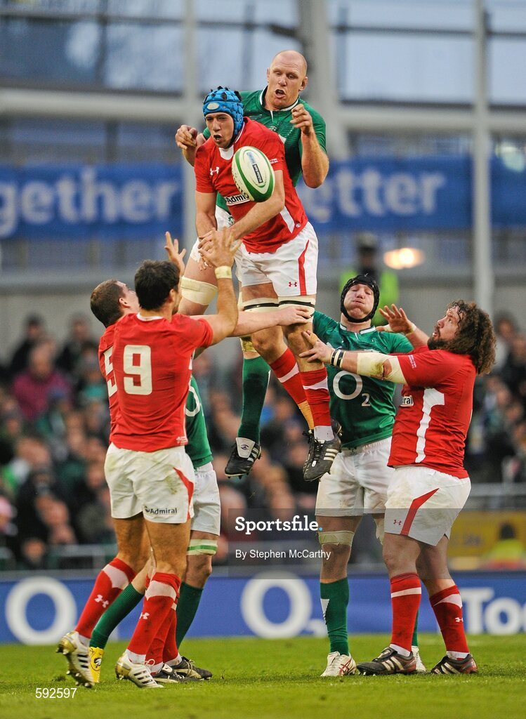 5 February 2012; Justin Tipuric, Wales, in action against Paul O'Connell, Ireland. RBS Six Nations Rugby Championship, Ireland v Wales, Aviva Stadium, Lansdowne Road, Dublin. Picture credit: Stephen McCarthy / SPORTSFILE
