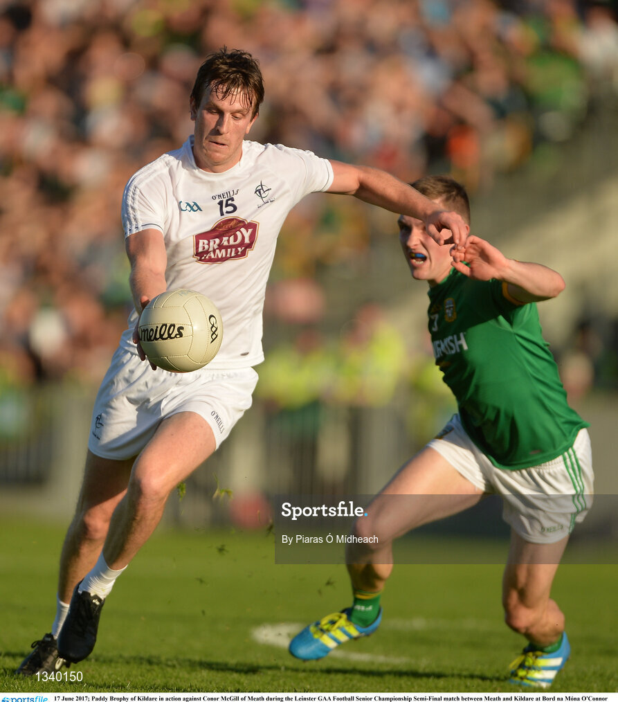 17 June 2017; Paddy Brophy of Kildare in action against Conor McGill of Meath during the Leinster GAA Football Senior Championship Semi-Final match between Meath and Kildare at Bord na Móna O'Connor Park in Tullamore, Co Offaly. Photo by Piaras Ó Mídheach/Sportsfile