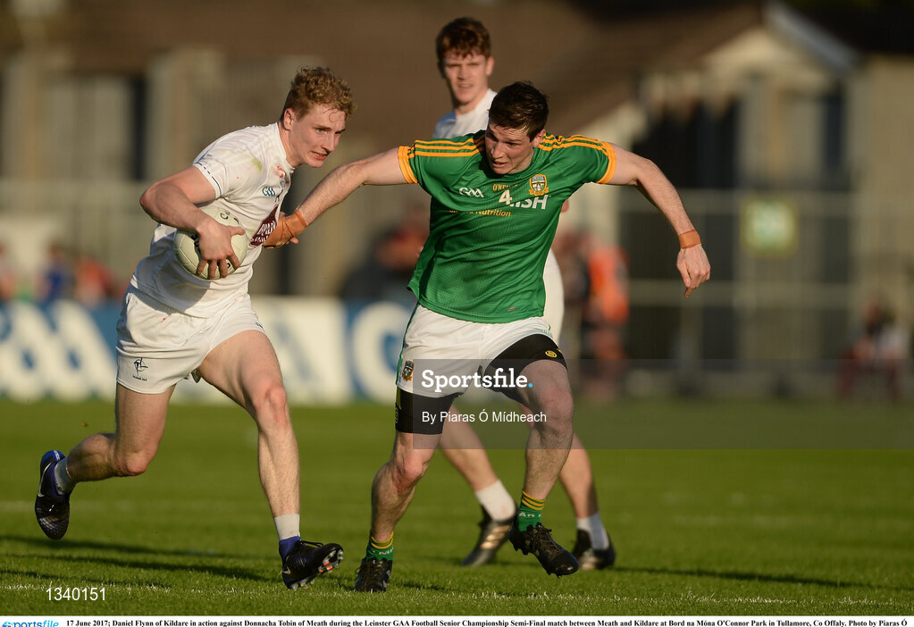 17 June 2017; Daniel Flynn of Kildare in action against Donnacha Tobin of Meath during the Leinster GAA Football Senior Championship Semi-Final match between Meath and Kildare at Bord na Móna O'Connor Park in Tullamore, Co Offaly. Photo by Piaras Ó Mídheach/Sportsfile