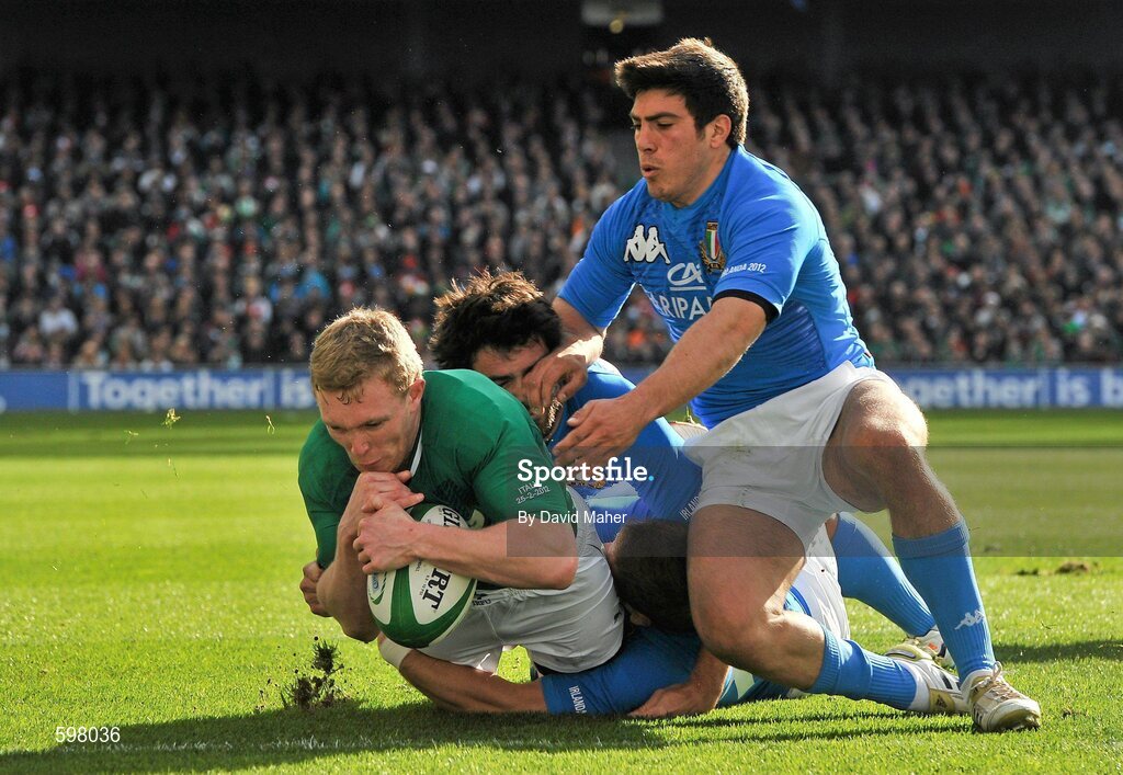 25 February 2012; Keith Earls, Ireland, goes over to score his side's first try. RBS Six Nations Rugby Championship, Ireland v Italy, Aviva Stadium, Lansdowne Road, Dublin. Picture credit: David Maher / SPORTSFILE