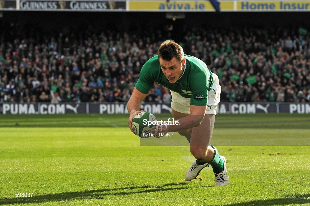 25 February 2012; Tommy Bowe, Ireland, goes over to score his side's second try. RBS Six Nations Rugby Championship, Ireland v Italy, Aviva Stadium, Lansdowne Road, Dublin. Picture credit: David Maher / SPORTSFILE