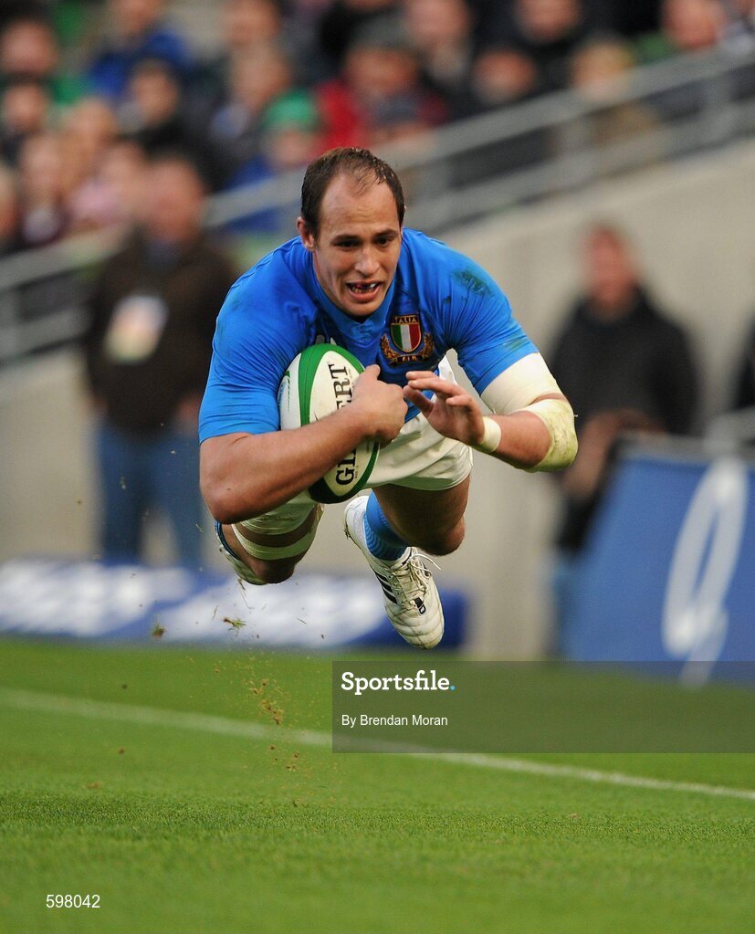 25 February 2012; Sergio Parisse, Italy, goes over to score his side's first try. RBS Six Nations Rugby Championship, Ireland v Italy, Aviva Stadium, Lansdowne Road, Dublin. Picture credit: Brendan Moran / SPORTSFILE