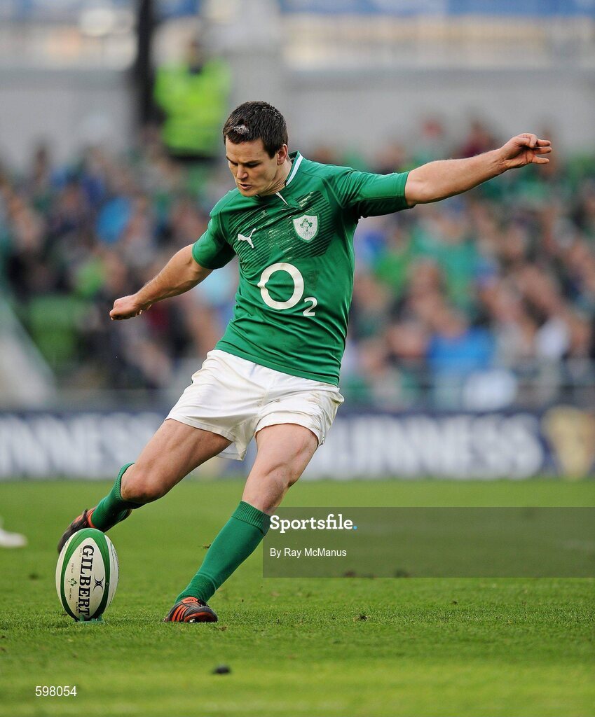 25 February 2012; Jonathan Sexton, Ireland, converts a penalty in the 58th minute to make the scoreline 23-10. RBS Six Nations Rugby Championship, Ireland v Italy, Aviva Stadium, Lansdowne Road, Dublin. Picture credit: Ray McManus / SPORTSFILE