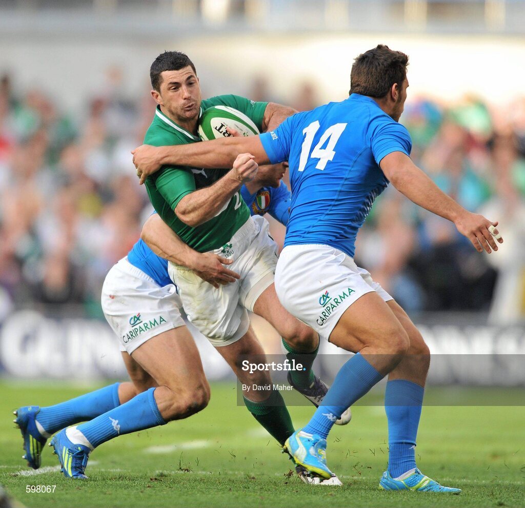 25 February 2012; Rob Kearney, Ireland, is tackled by Tommaso Benvenuti, left, and Giovanbattista Venditti, Italy. RBS Six Nations Rugby Championship, Ireland v Italy, Aviva Stadium, Lansdowne Road, Dublin. Picture credit: David Maher / SPORTSFILE