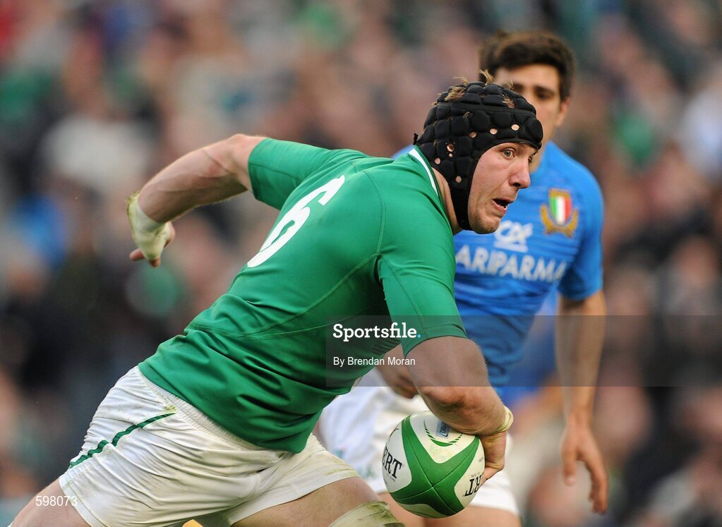 25 February 2012; Stephen Ferris, Ireland, on the run against Italy. RBS Six Nations Rugby Championship, Ireland v Italy, Aviva Stadium, Lansdowne Road, Dublin. Picture credit: Brendan Moran / SPORTSFILE