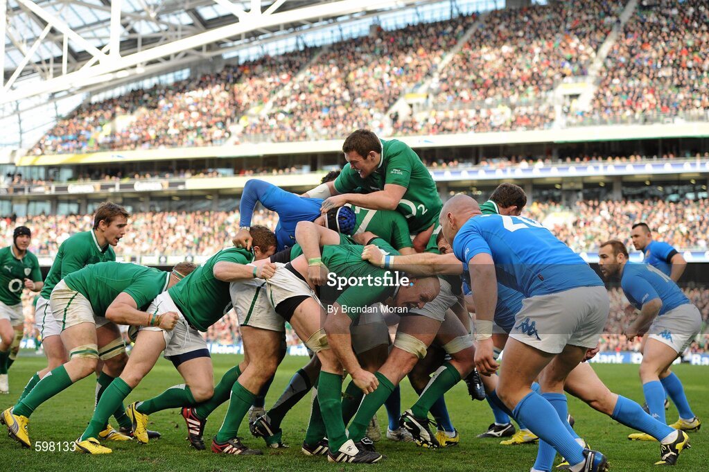 25 February 2012; Ireland's Peter O'Mahony attempts to navigate a rolling maul. RBS Six Nations Rugby Championship, Ireland v Italy, Aviva Stadium, Lansdowne Road, Dublin. Picture credit: Brendan Moran / SPORTSFILE