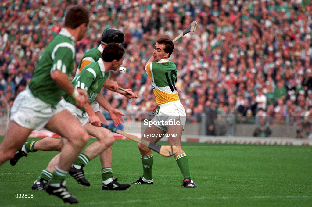 4 September 1994; Johnny Dooley, Offaly, takes a free which resulted in a goal late in the game. All Ireland Hurling Final, Offaly v Limerick, Croke Park, Dublin. Picture credit: Ray McManus / SPORTSFILE