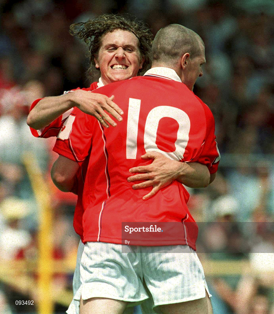 14 July 2002; Cork's Brendan Jer O'Sullivan (10) is congratulated by team-mate Alan Cronin on scoring his sides first goal against Tipperary. Bank of Ireland Munster Football Final, Cork v Tipperary, Semple Stadium, Thurles, Co. Tipperary. Picture credit; Pat Murphy / SPORTSFILE