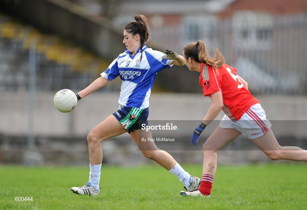 3 March 2012; Laura Sheeran, Colaiste Ide agus Iosef, in action against Sara Rennick, St Leo’s. Tesco All-Ireland Post Primary Schools Senior A Semi-Final, St Leo’s, Carlow v Colaiste Ide agus Iosef, Limerick, McDonagh Park, Nenagh, Co. Tipperary. Picture credit: Ray McManus / SPORTSFILE
