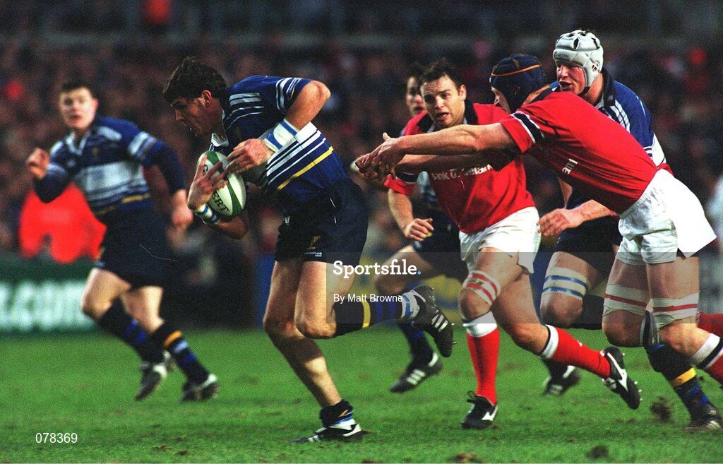 15 December 2001; Shane Horgan, Leinster, in action against Munster's Paul O'Connor. Leinster v Munster, Celtic League, Final, Lansdowne Road, Dublin. Rugby. Picture credit; Matt Browne / SPORTSFILE