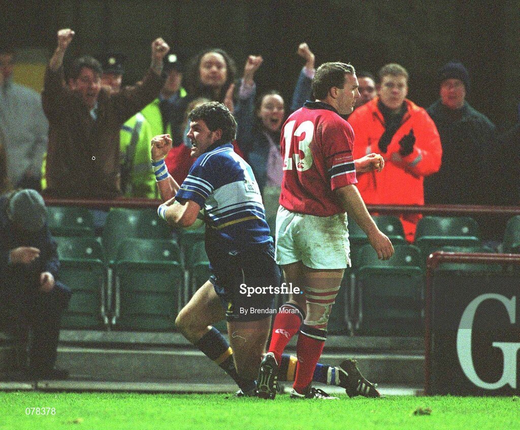 15 December 2001; Leinster's Shane Horgan celebrates after scoring his try as Munster's John Kelly turns away. Leinster v Munster, Celtic League, Final, Lansdowne Road, Dublin. Rugby. Picture credit; Brendan Moran / SPORTSFILE