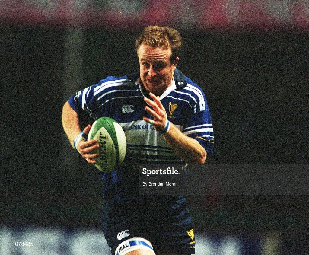 15 December 2001; Denis Hickie, Leinster. Rugby. Picture credit; Brendan Moran / SPORTSFILE