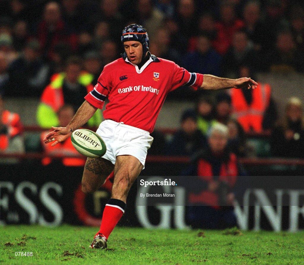 15 December 2001; Mike Mullins, Munster. Rugby. Picture credit; Brendan Moran / SPORTSFILE