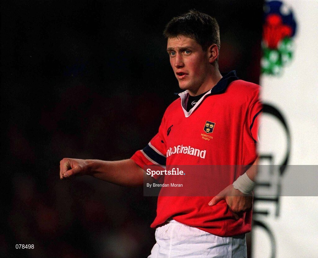 15 December 2001; Ronan O'Gara, Munster. Rugby. Picture credit; Brendan Moran / SPORTSFILE