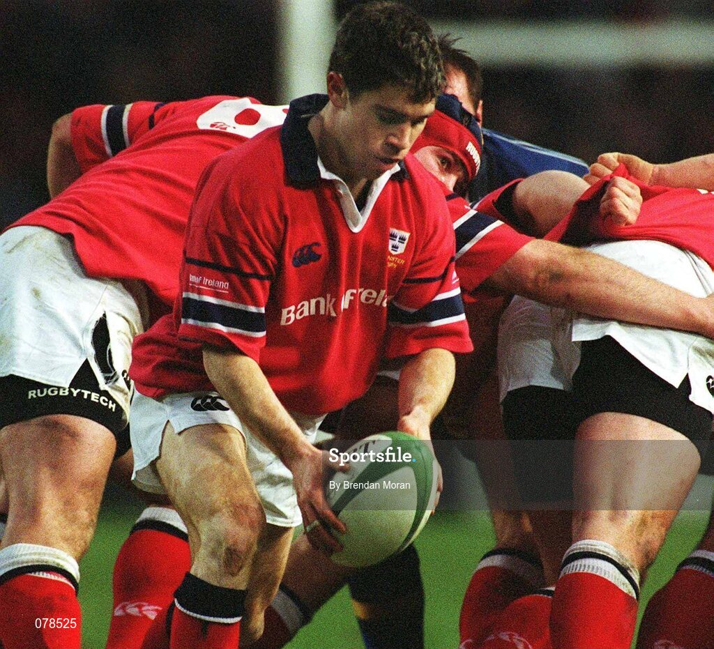 15 December 2001; Derek Hegarty, Munster. Rugby. Picture credit; Brendan Moran / SPORTSFILE