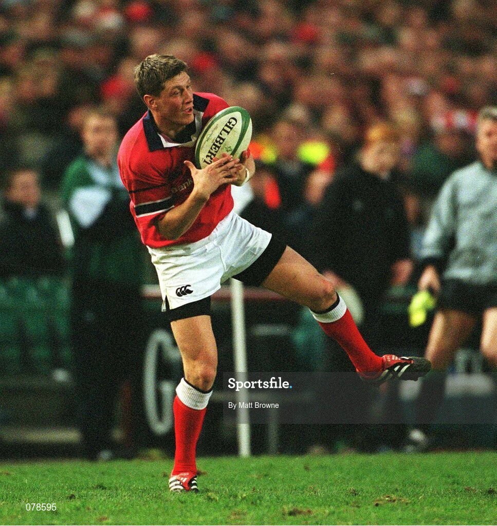 15 December 2001; Ronan O'Gara, Munster. Rugby. Picture credit; Matt Browne / SPORTSFILE