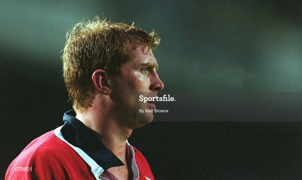 15 December 2001; Anthony Horgan, Munster. Rugby. Picture credit; Matt Browne / SPORTSFILE
