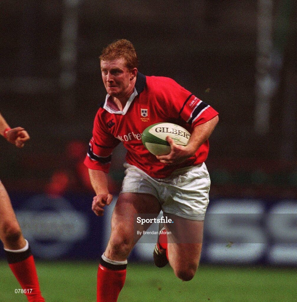 15 December 2001; Anthony Horgan, Munster. Rugby. Picture credit; Brendan Moran / SPORTSFILE