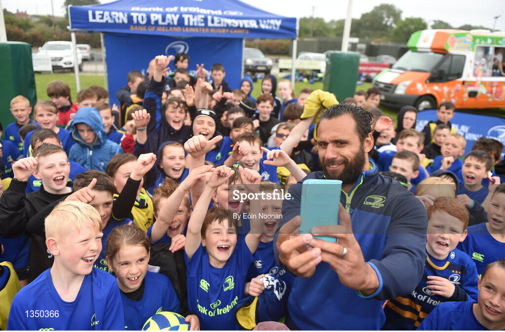 11 July 2017; Isa Nacewa poses for a selfie with young players during the Bank of Ireland Leinster Rugby Summer Camp at Balbriggan RFC in Dublin. Photo by Eóin Noonan/Sportsfile