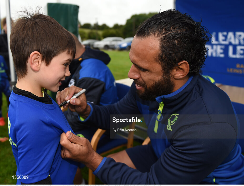11 July 2017; Isa Nacewa signs autographs for young supporters during the Bank of Ireland Leinster Rugby Summer Camp at Balbriggan RFC in Dublin. Photo by Eóin Noonan/Sportsfile