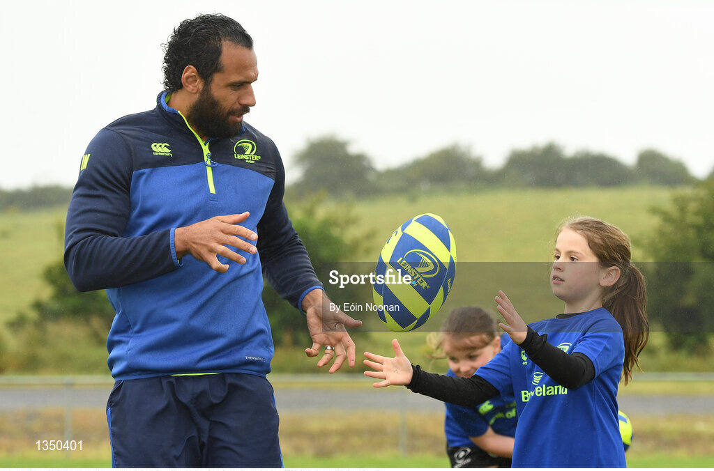 11 July 2017; Isa Nacewa with young players during the Bank of Ireland Leinster Rugby Summer Camp at Balbriggan RFC in Dublin. Photo by Eóin Noonan/Sportsfile